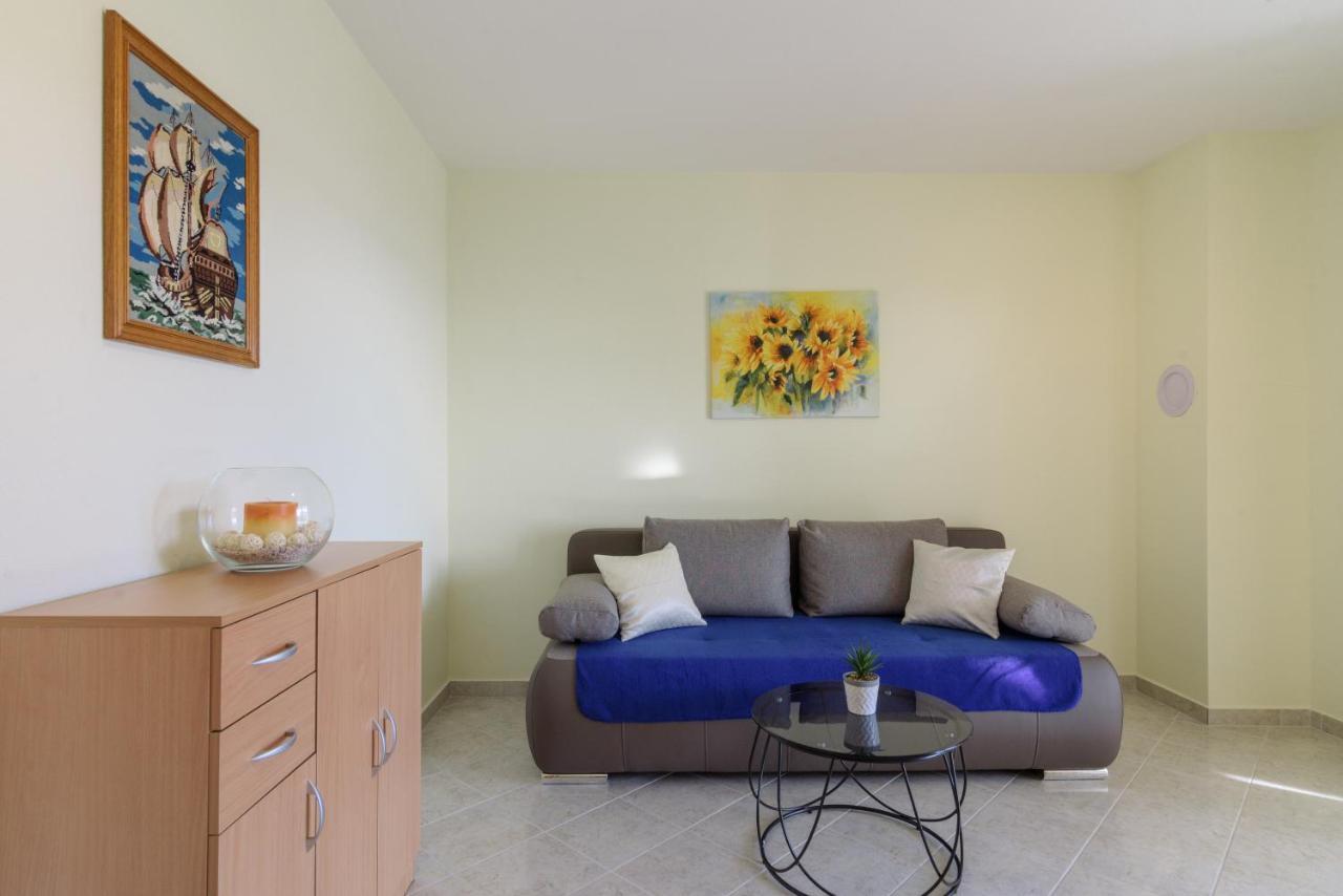 Apartmani Emil Trogir Exterior foto