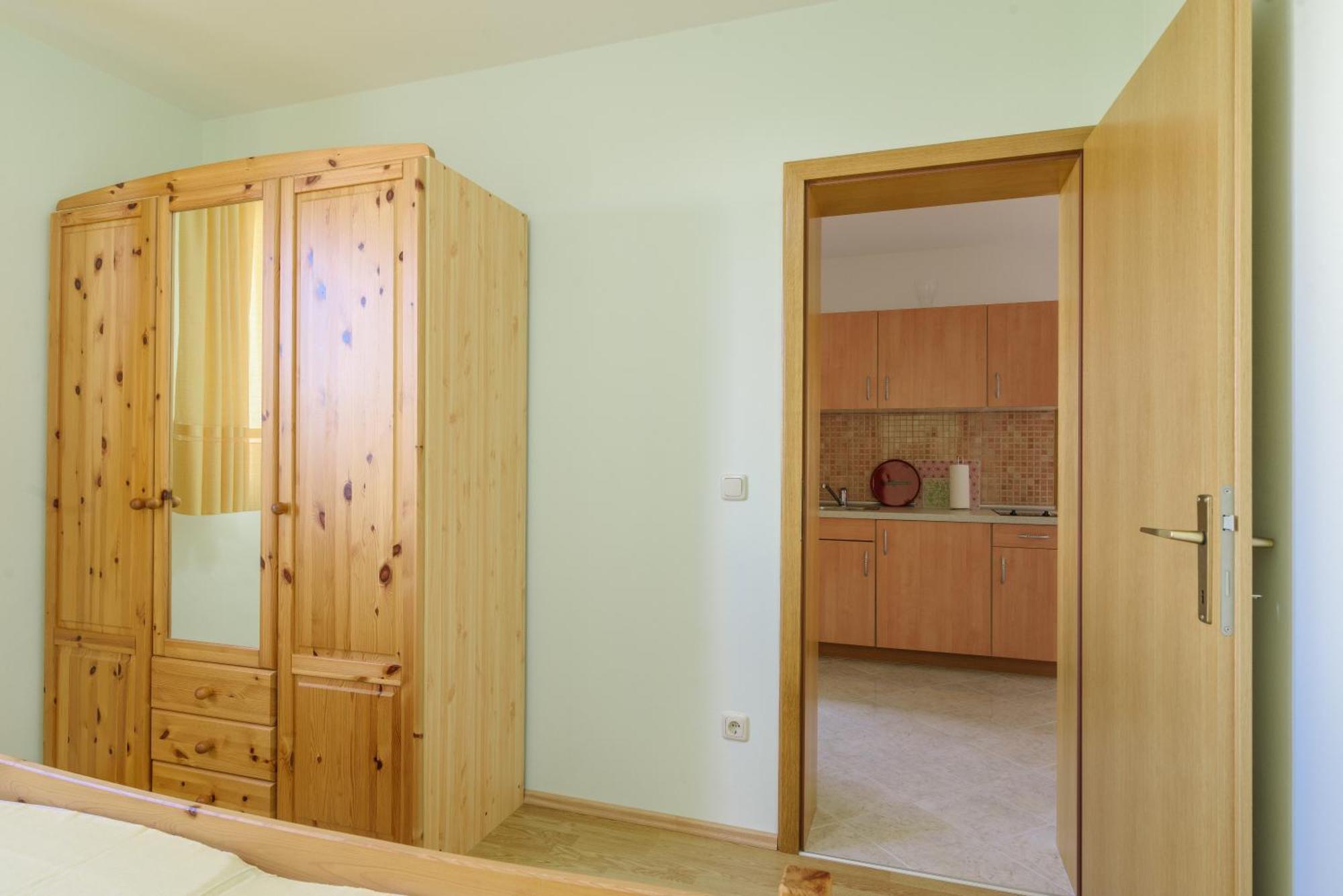 Apartmani Emil Trogir Exterior foto